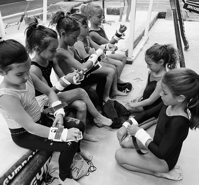 Gimnastes d'AGAV durant un entrenament